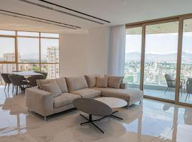 360 Nicosia - Luxury Apartment Panoramic View, Luxushotel in Nikosia