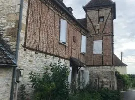 Le pigeonnier maison de caractère logement 4 personnes La maisonnette rénovée logement 2 personnes