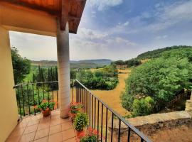 Cal Planell Casa Rural, country house in Vall-Llebrera