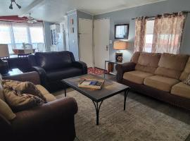 Mobilehome to yourself 2 rooms 1 bath, guest house in Fernley