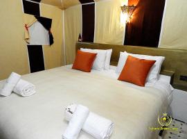 Room in Guest room - Luxury Desert Camp - Merzouga, гостьовий будинок у місті Tisserdmine