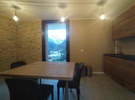 GRAYNITE-Adamello Peak Apartments, hotel Temùban