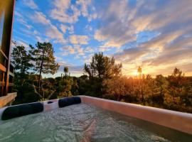 Montum Farm Living, hotell i Melides