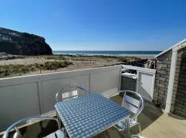 Whispering Waves in Porthtowan, Beachfront Apartment