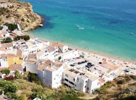 Vista Mar: Lovely apartment with seaview just steps away from the beach in Burgau, hotel i Burgau