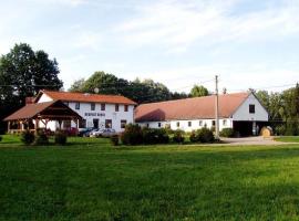 Stáj Newport, guest house in Dolní Domaslavice
