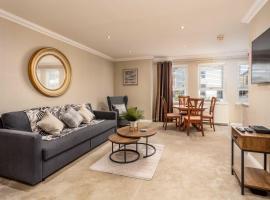 London Gate No1 - Donnini Apartments, vacation rental in Kilmarnock