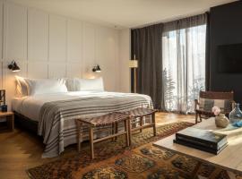 Hotel Casa Sagnier, hotel near Diagonal Metro Station, Barcelona