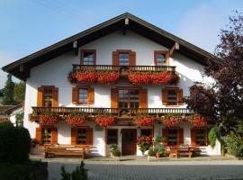 Beim Heiß'n, hotel u gradu 'Staudach-Egerndach'