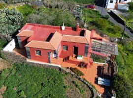 Isora에 위치한 홀리데이 홈 Casa rural con chimenea y vistas mar, El Teide y a la Gomera