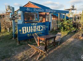 Bunker Hostel, hotell i Cabo Polonio