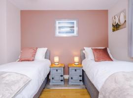 Relaxing 3 Bedroom Chester Home with garden, будинок для відпустки у місті Broughton