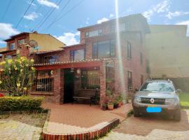 Hermoso Altillo en casa de familia, hôtel à Chía près de : Centre commercial Bima