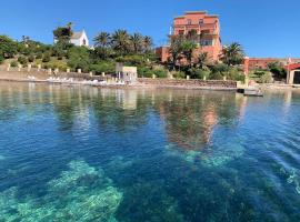 A vacation on a private island, viešbutis šeimai mieste Carloforte