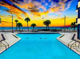 Spring Special! Renovated Resort Condo - on the Beach!