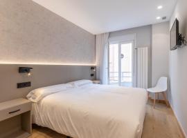 EightRooms La Rioja Pension, guest house di Logrono