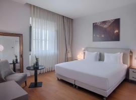 NH Collection Firenze Porta Rossa, hotel near Accademia Gallery, Florence