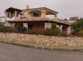 villetta con terrazza, vacation home in Posada