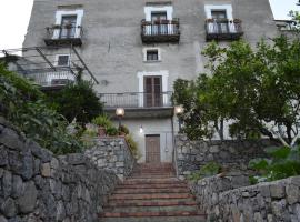 Palazzo Crocco，Licusati的飯店