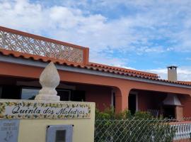 Quinta dos Moledros, hotel with parking in Figueira