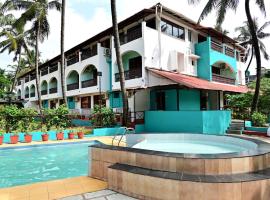 Swim Sea Beach Resort, Panjim, hotel dengan kolam renang di Taleigao