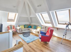 Host & Stay - The Watchtower, apartment in Bamburgh