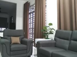 Simple Home by Aimie Fully Aircond, beach hotel in Dungun