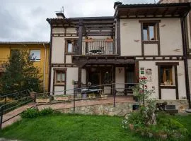 Belvilla by OYO Casa Rural Poza de la Torca II