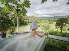 แคมป์ต๊ะต่อนยอน แม่กำปอง เชียงใหม่ CAMP Ta-Torn-Yorn Maekampong Chiang Mai, hotel en Mae On