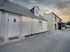 The Wee House by the Sea, holiday home in Balintore