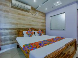 FabHotel New Central, ξενοδοχείο κοντά στο Biju Patnaik International Airport - BBI, Μπουμπάνεσβαρ