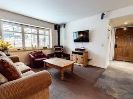 Mammoth Estates Studio Condos 2 Blocks from The Village Gondola Station