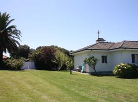 Perfect Chalet for Beach Lovers and Golfers, cottage sa Somo