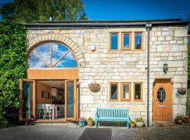 Woodbottom Farm - A Splendid Yorkshire Getaway، فندق في تودموردن