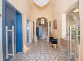 Georges Boutique Living