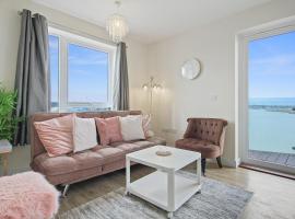 The Pier Apartment 5 by Kasar Stays, hotel near Dickens World, Gillingham