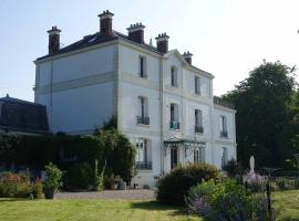 Manoir Le Parc near Paris & Disneyland, bed and breakfast en Villevaudé