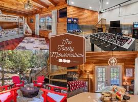 The Toasty Marshmallow- Game room & Hot tub!, vacation home in Waynesville