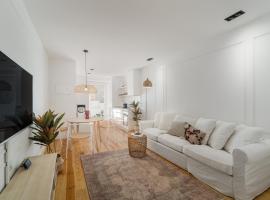 Casa Boma Lisboa - Elegant Apartment with Private Terrace - Ajuda II, hotel v Lisabonu