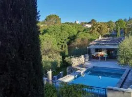 Villa climatisée avec vue panoramique et piscine sans vis à vis.