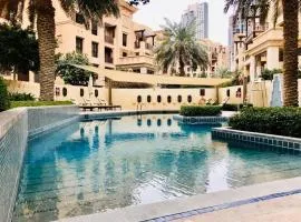 Burj Khalifa view, birds chirping, cozy and stylish