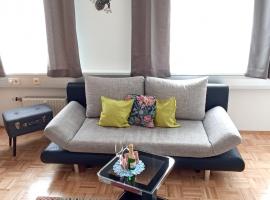 City Apartmentstudio mit Tiefgarage free parking, hotel near Kunsthaus Graz, Graz