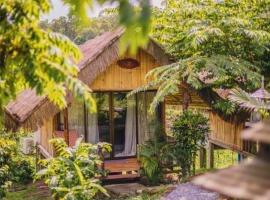 3 Pok Maewang jinxiang Gold elephant park, hotel v destinácii Ban Mae Sapok Noi