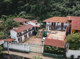 Suítes E-Ponto - Entre o Centro Histórico e Mata Atlântica، فندق في باراتي