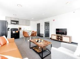 Stylish 1BR CWE condo with parking by CozySuites!