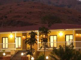 The 20s Resort, hotel in Satara
