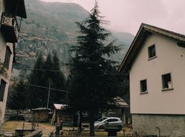 Casa Andrea, hotel s parkiriščem v mestu Cadarese