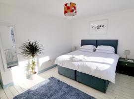 Visit Seaford Apartment - 4 Bedrooms, hotel in Seaford