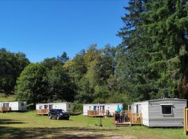 Camping Les Roussilles, campeggio a Saint-Sylvestre