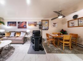 Two Bedrooms Apartment Manage And Supervise By Host Endless Features Amenities Dishwasher Washer Dryer Best WIFI Internet Services By Verizon Fios 960 Upload 960 Download Bi Monthly Free Housekeeping Services Huge 10000 Square Footage, ξενοδοχείο με γκολφ στο Μπρούκλιν